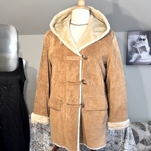 Bernardo Tan Shearling Coat w/ Cream Faux Fur Lining Hood Like New Condition